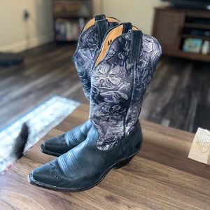 Black Laredo cowboy boots